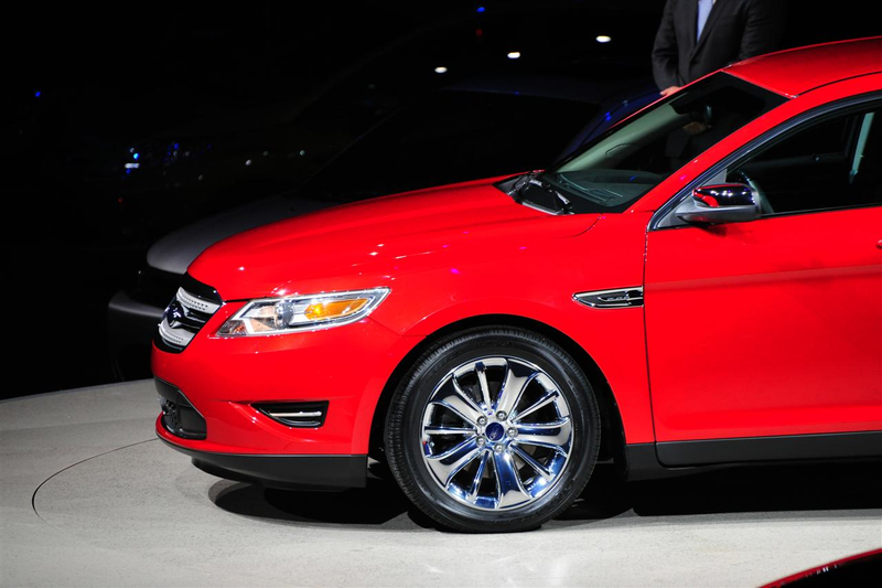 Illustration for article titled 2010 Ford Taurus: A Flagship Returns
